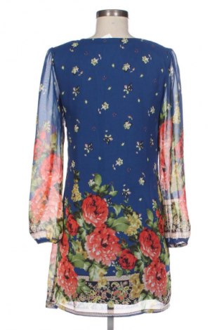 Рокля Yumi, Размер M, Цвят Многоцветен, Цена 10,73 €