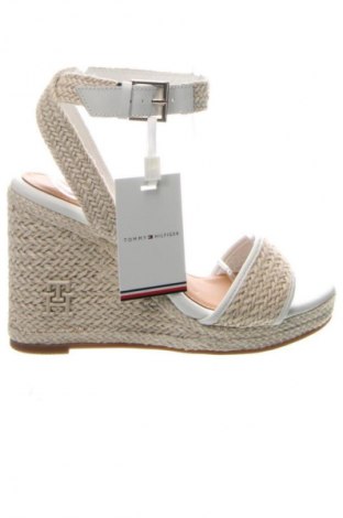 Сандали Tommy Hilfiger, Размер 39, Цвят Бежов, Цена 94,58 €, #134859418