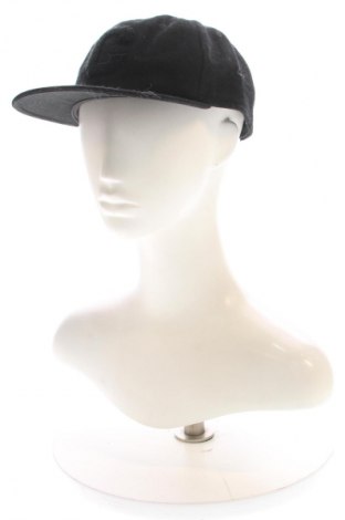 Шапка Converse, Цвят Черен, Цена 13,80 €