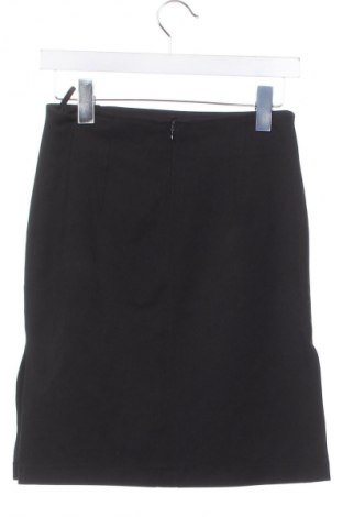 Пола Unbranded, Размер M, Цвят Черен, Цена 2,04 €